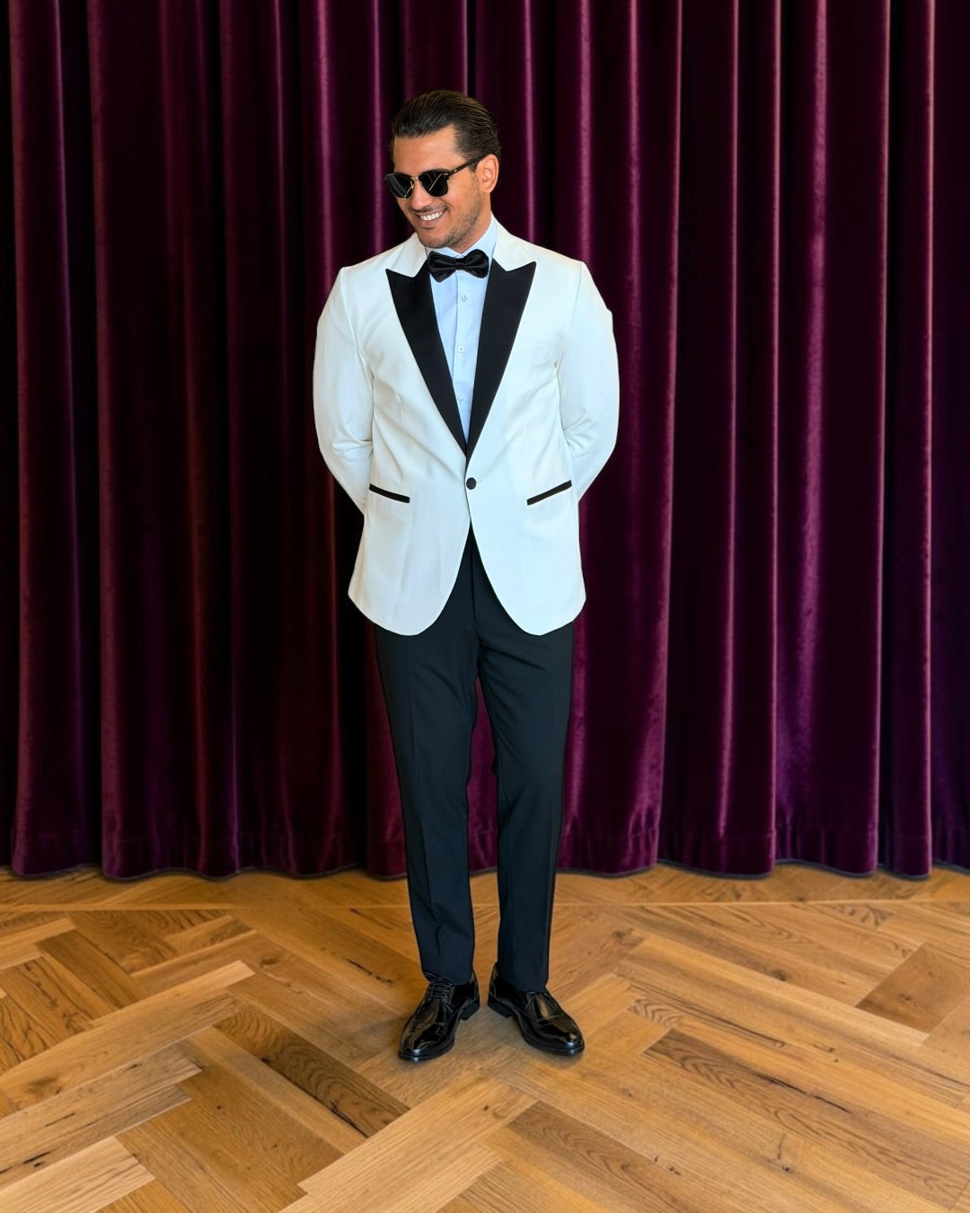 Peak Collar Tuxedo Blazer - Off white