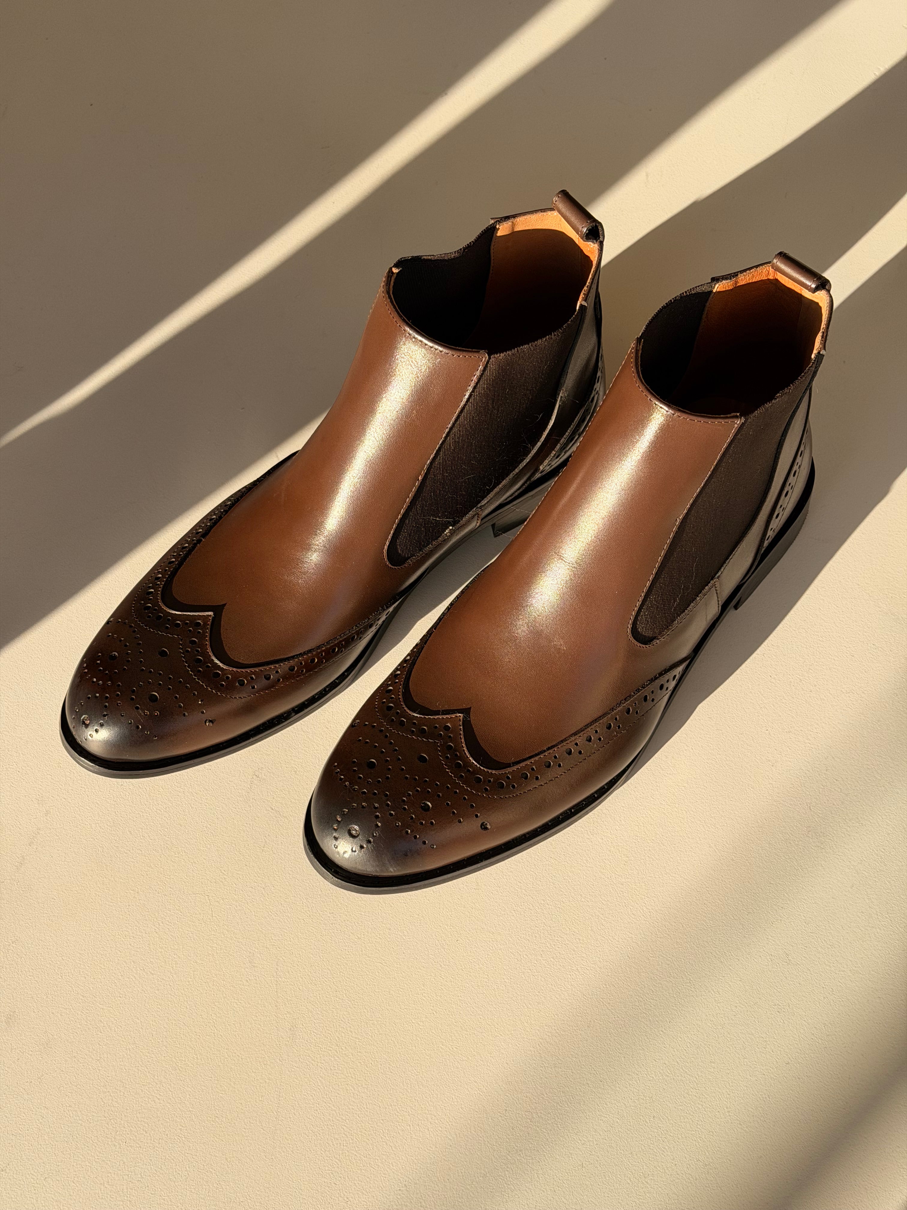 Brouge chelsea boots-Brown