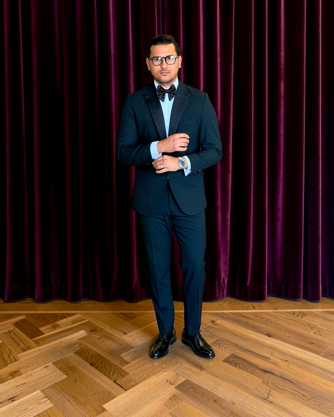 Peak Collar Tuxedo Suit - Black