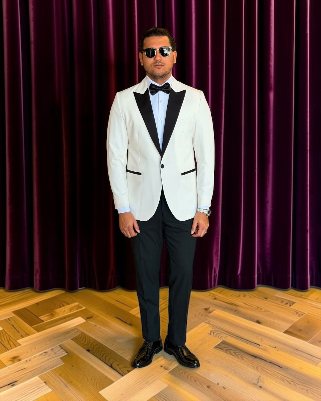 Peak Collar Tuxedo Blazer - Off white