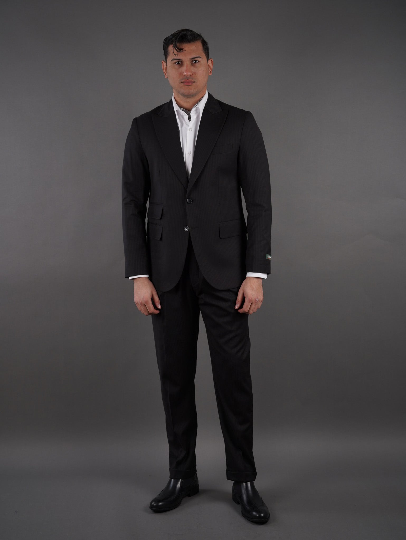 "Slim fit suit with two pockets - BLACK STRIPED