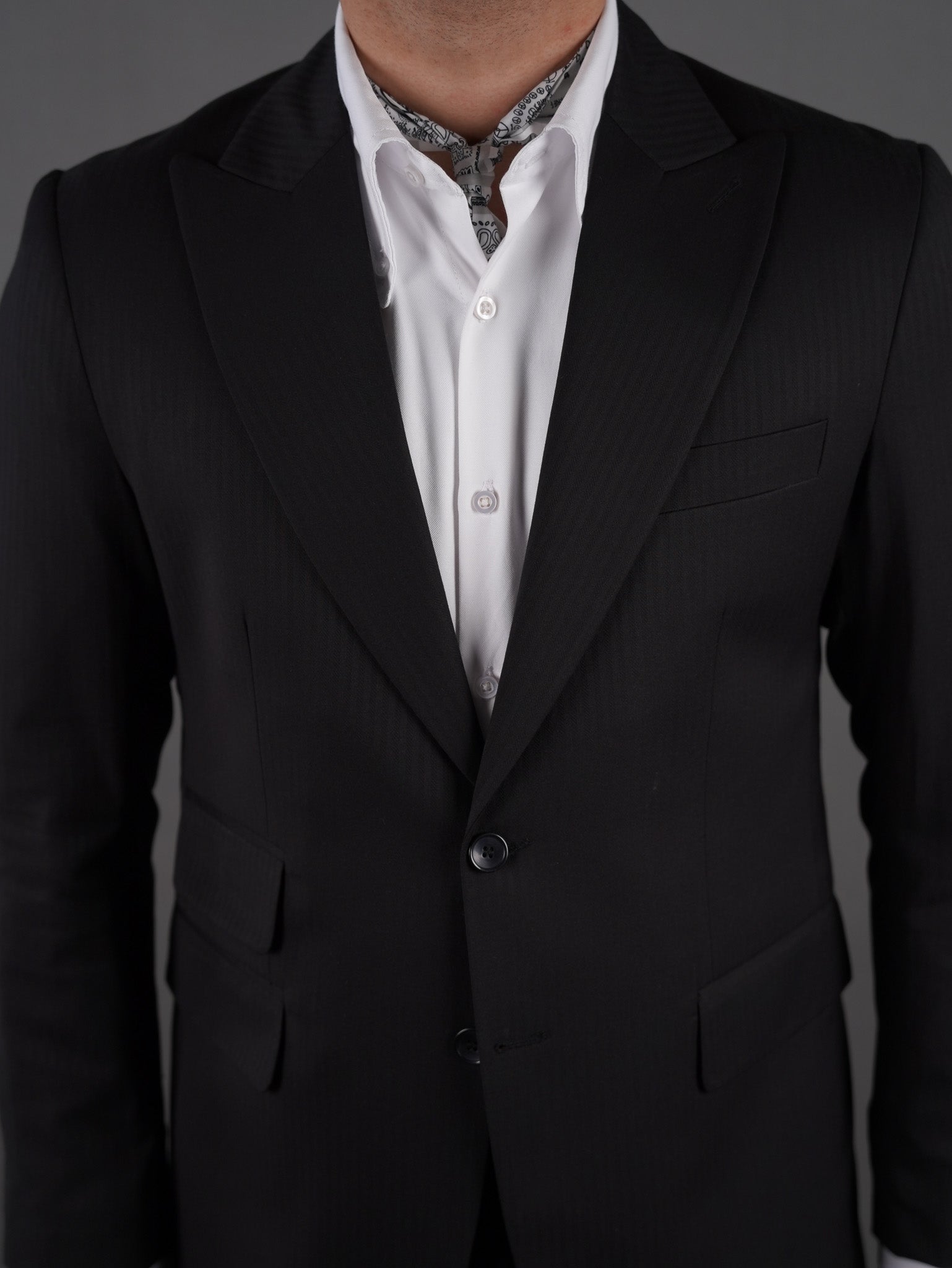 "Slim fit suit with two pockets - BLACK STRIPED