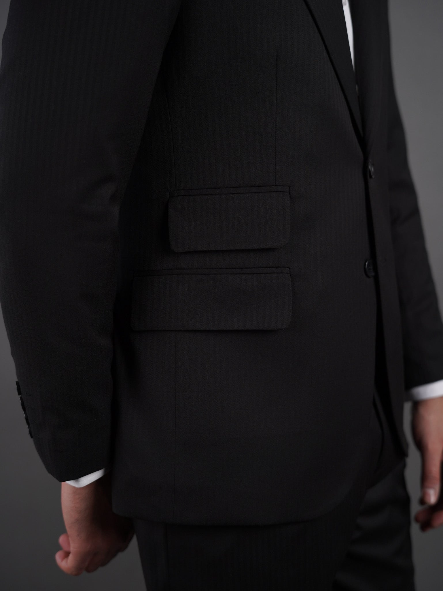 "Slim fit suit with two pockets - BLACK STRIPED