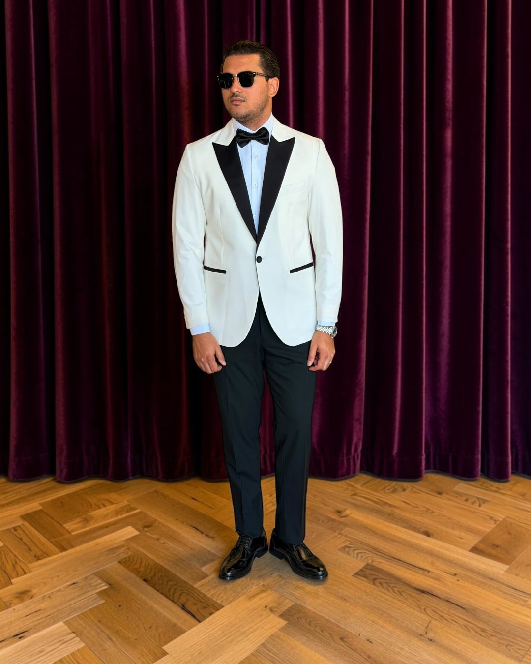 Peak Collar Tuxedo Blazer  - Off white