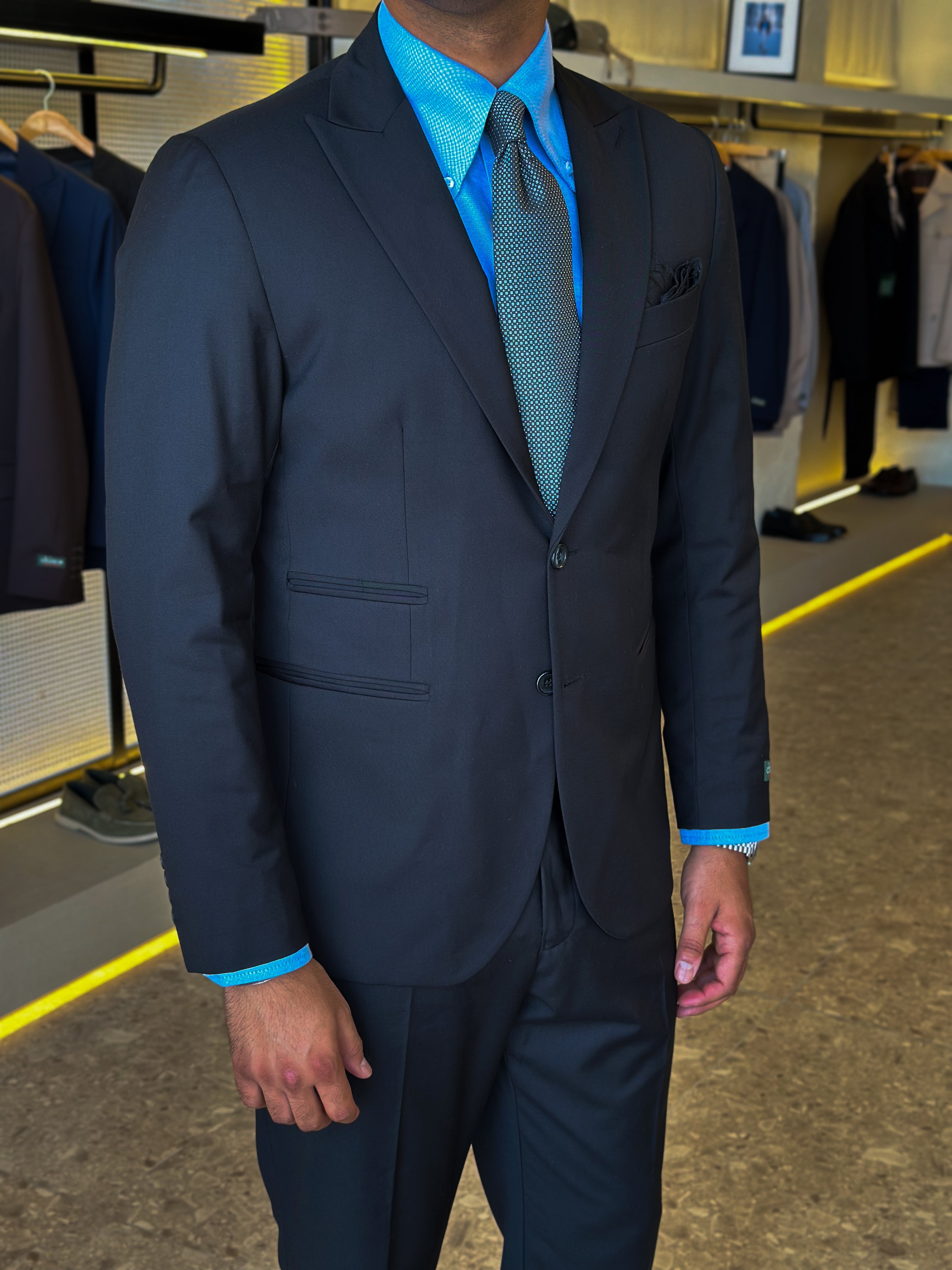 Slim fit suit with two pockets - Black