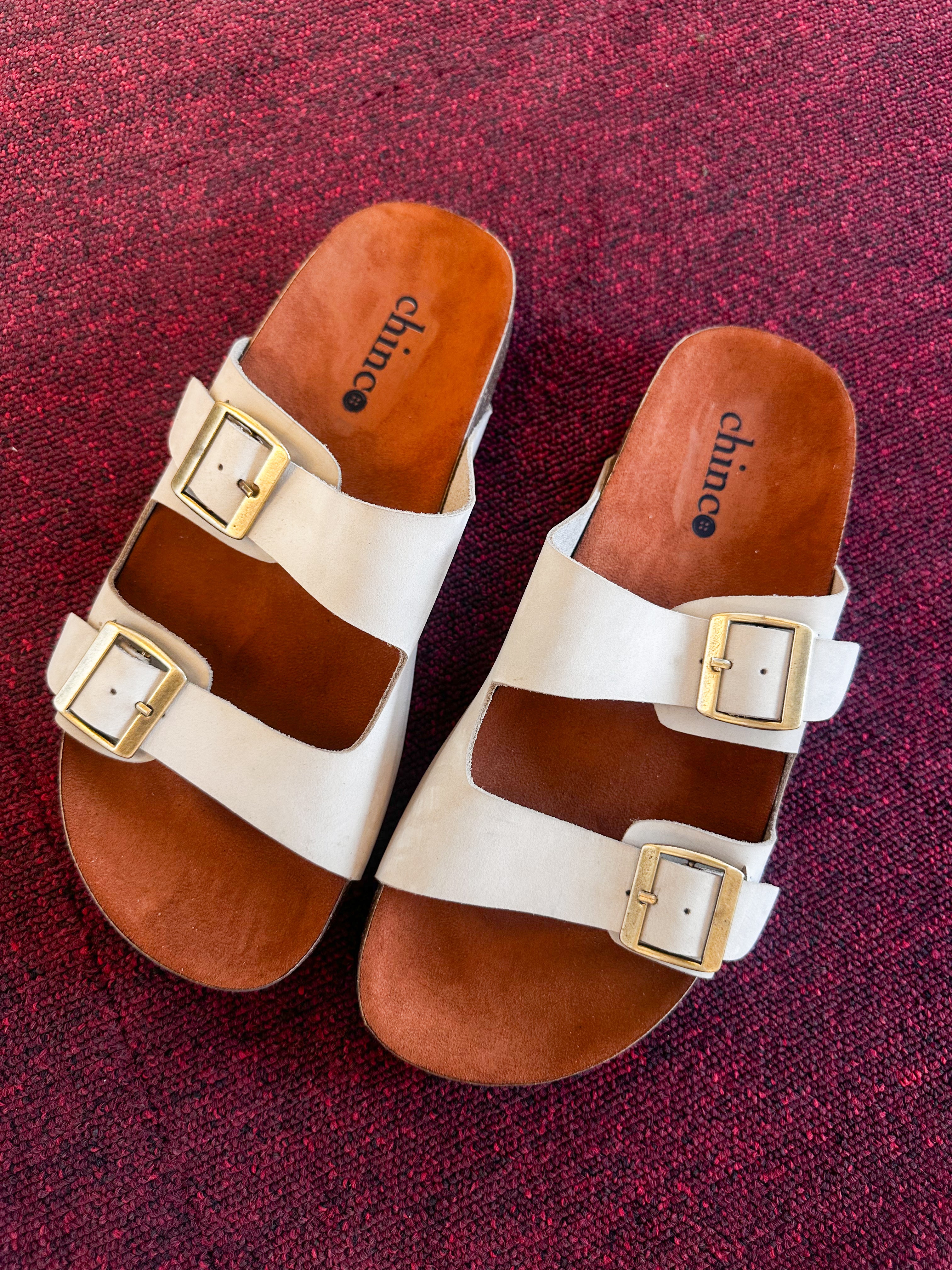 Leather slippers - beige
