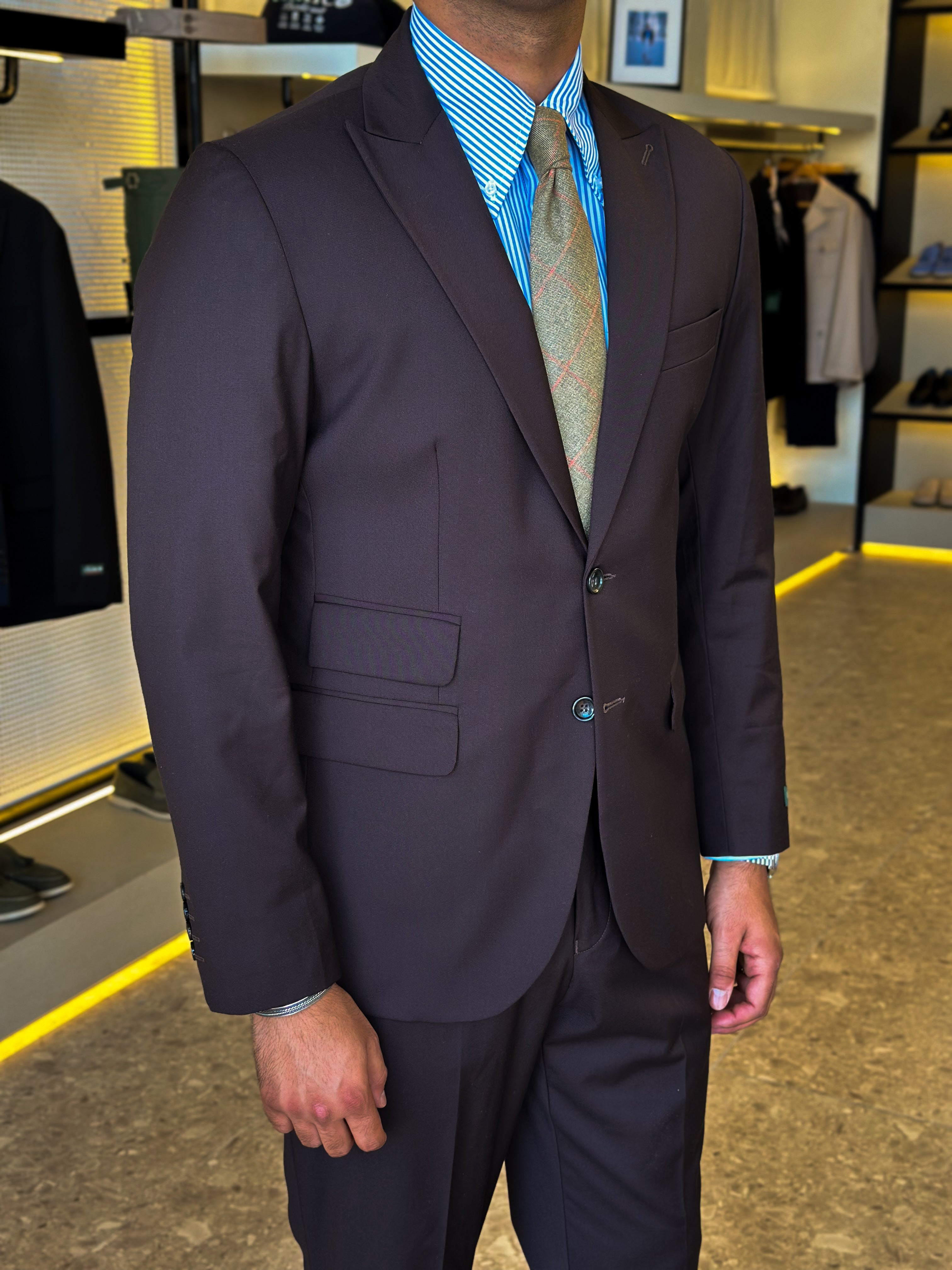 Slim fit suit with two pockets - Brown