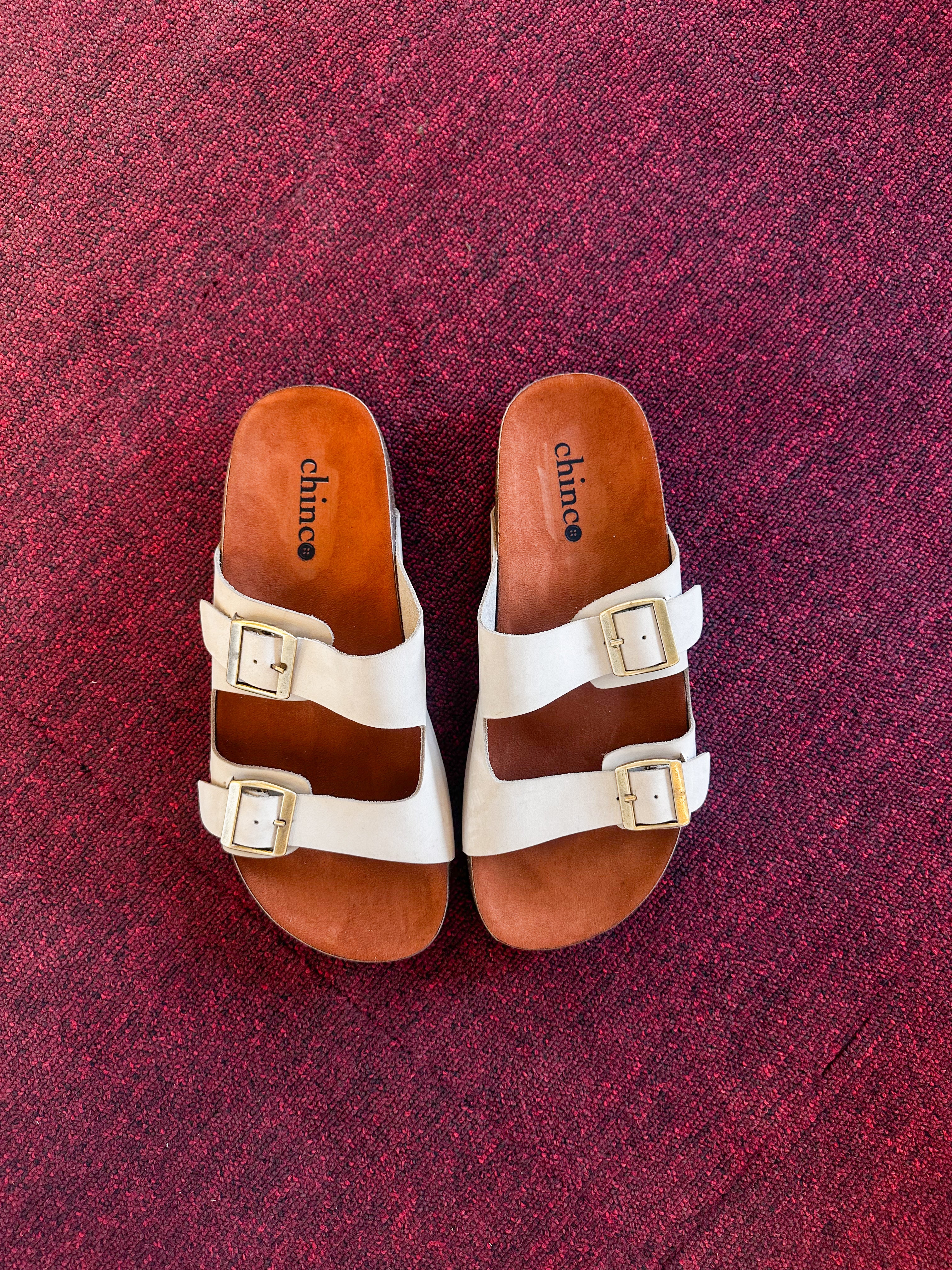 Leather slippers - beige