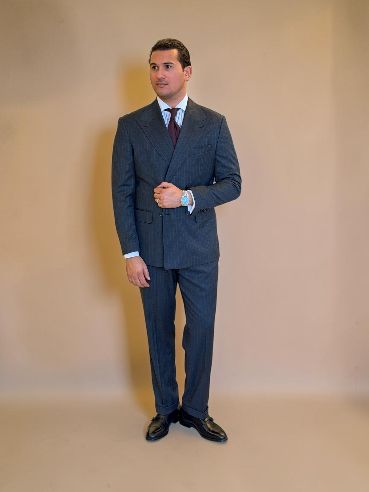 Pinstripe Double-Breasted suit - Dark gray