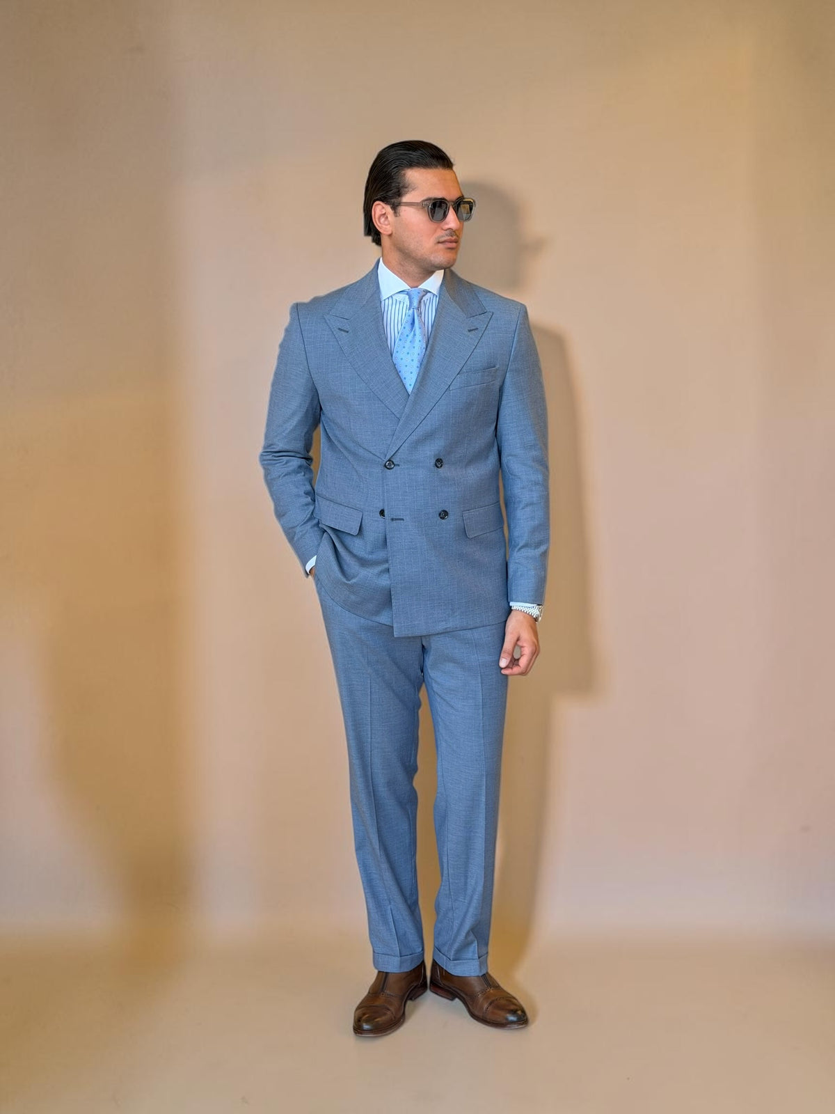 Pinstripe Double-Breasted suit - Baby blue