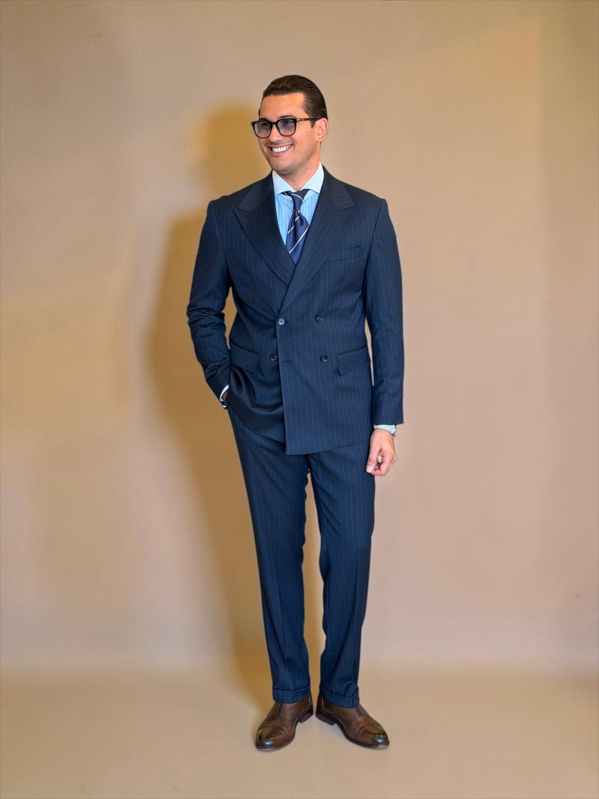 Pinstripe Double-Breasted suit - Navy