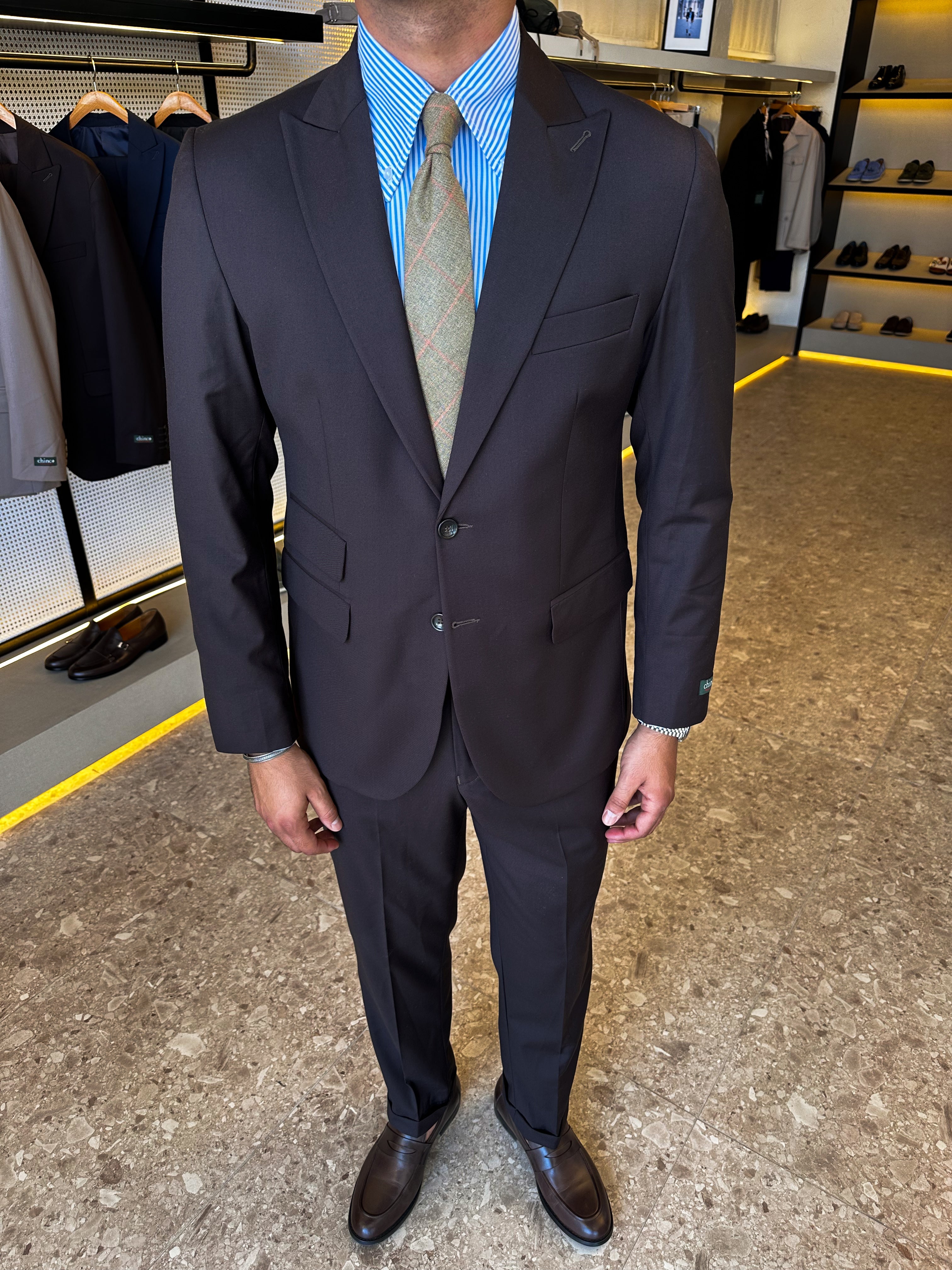 Slim fit suit with two pockets - Brown