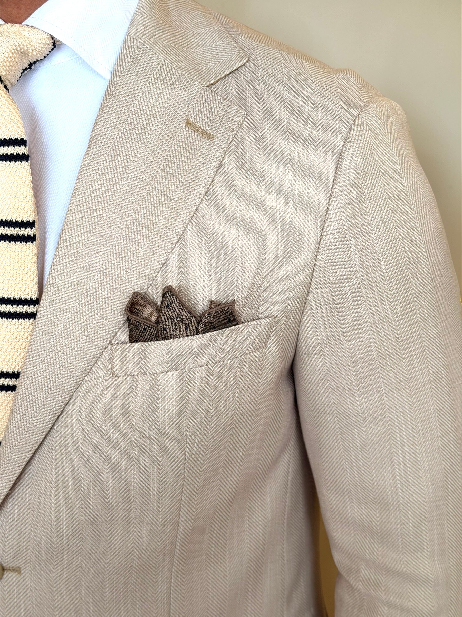 Herringbone notch suit - beige