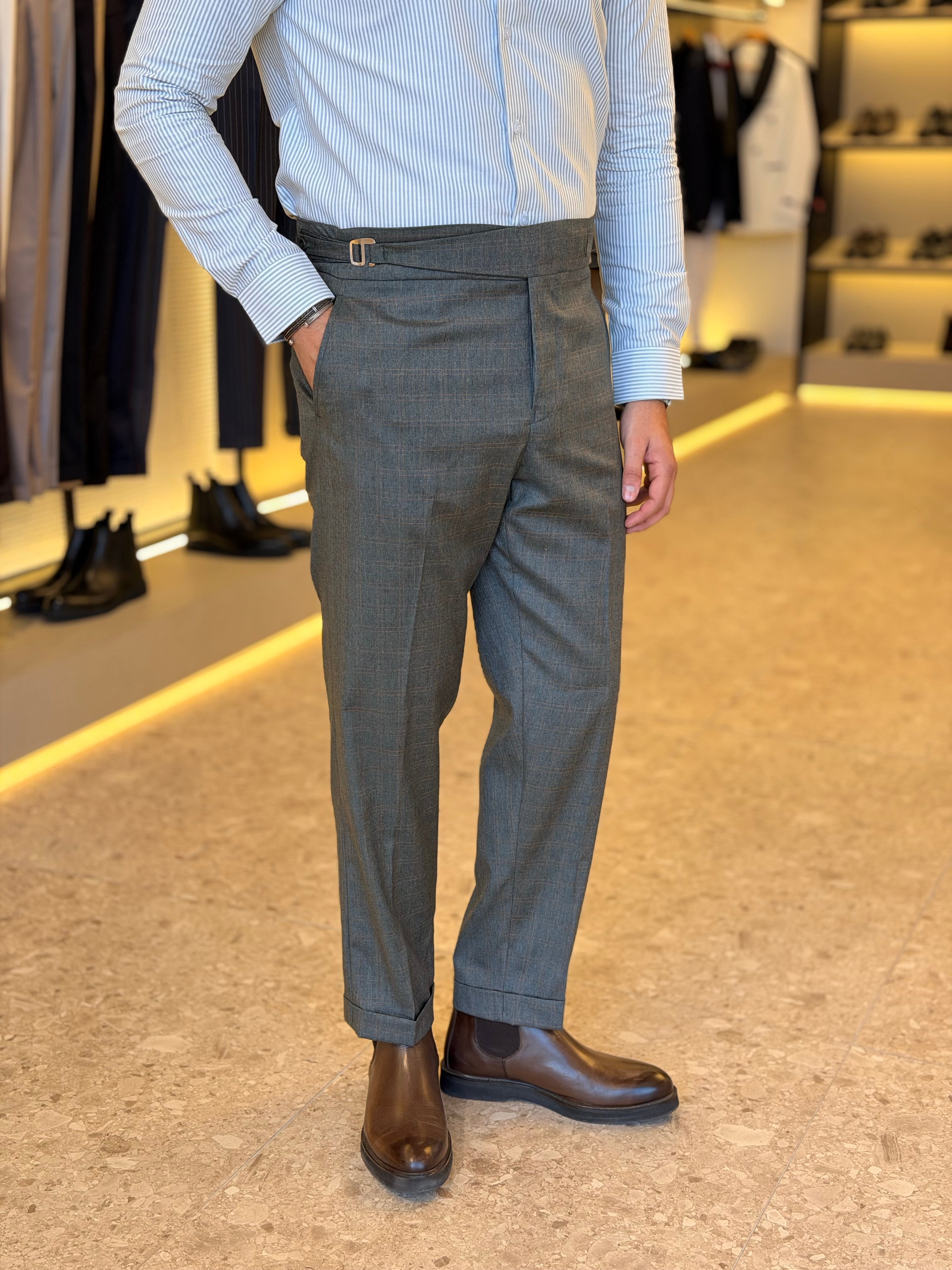 Hook chino trouser - olive checks