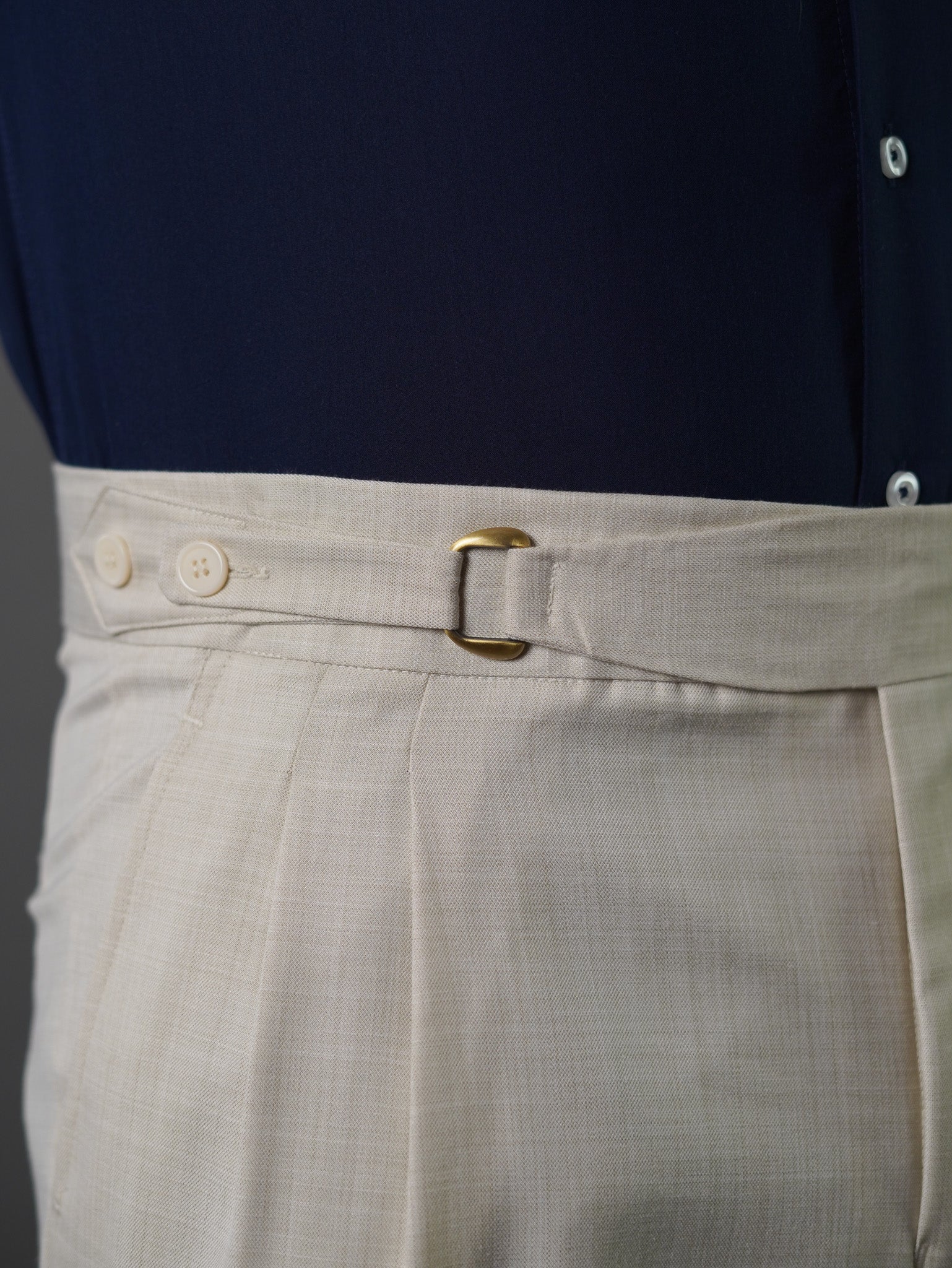 one side hight waist gurkha trousers-   off white