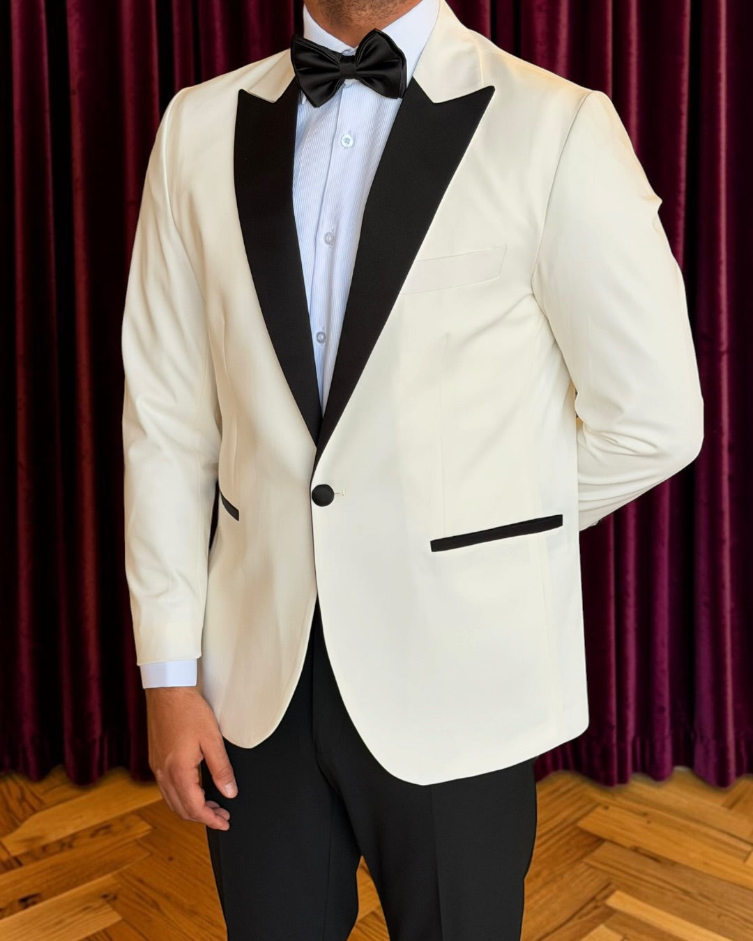 Peak Collar Tuxedo Blazer  - Off white