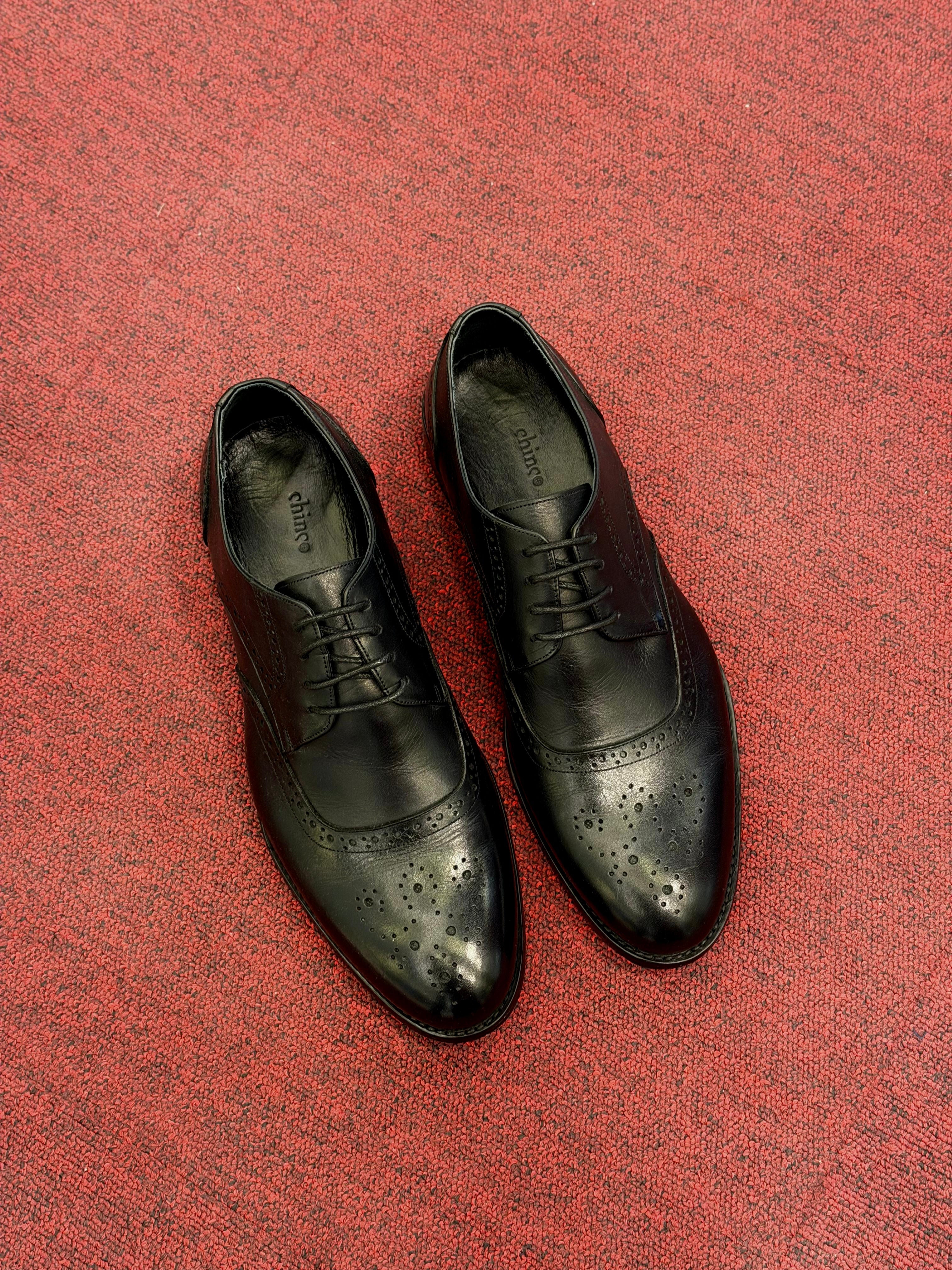 Brouge leather shoes -Black